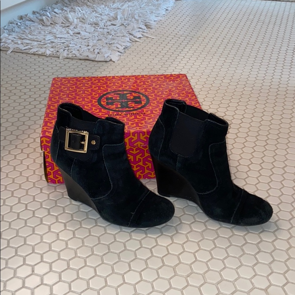 Lightly worn Tory Burch boots